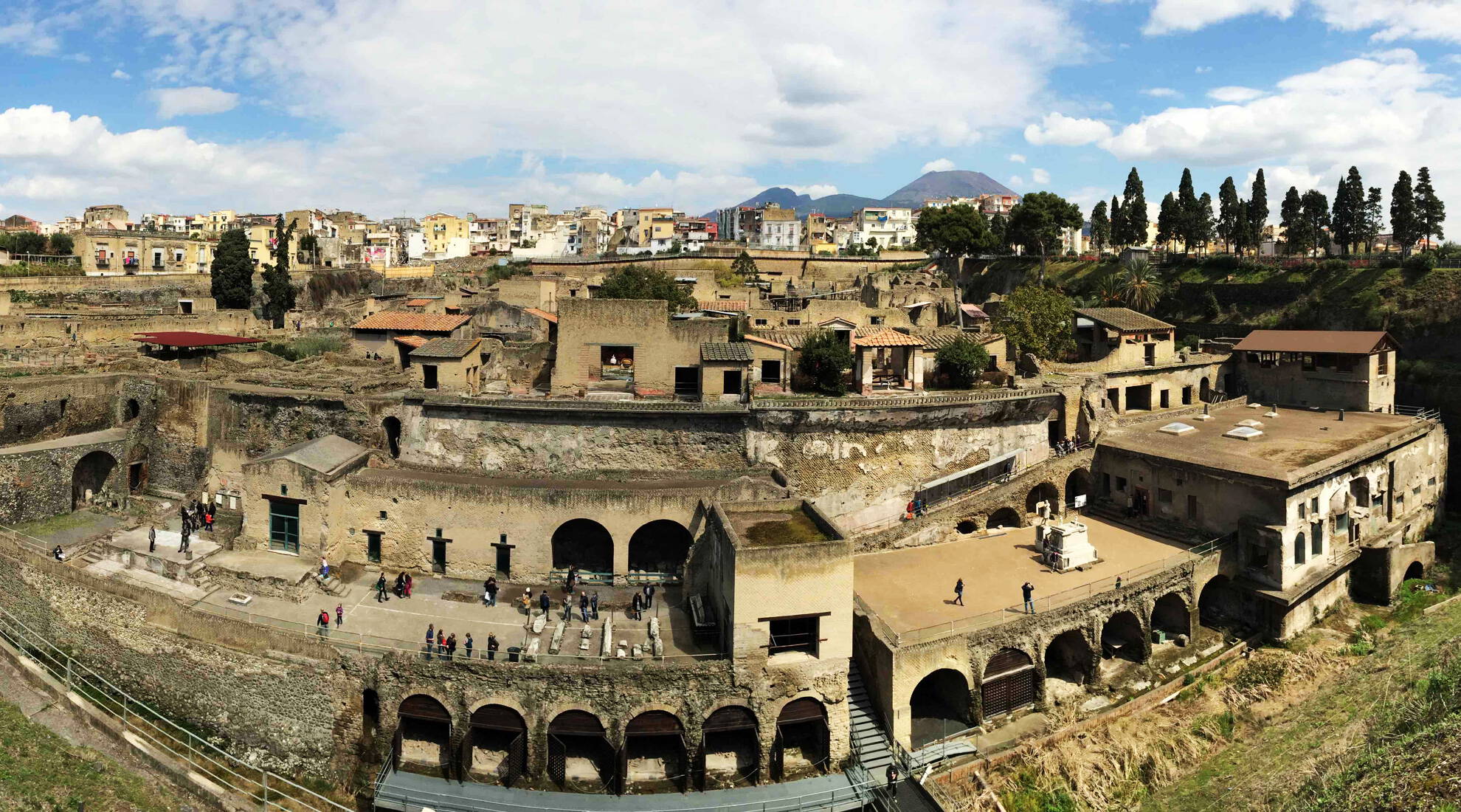 Pompeii - Vesuvius - Herculaneum port shore excursion 2